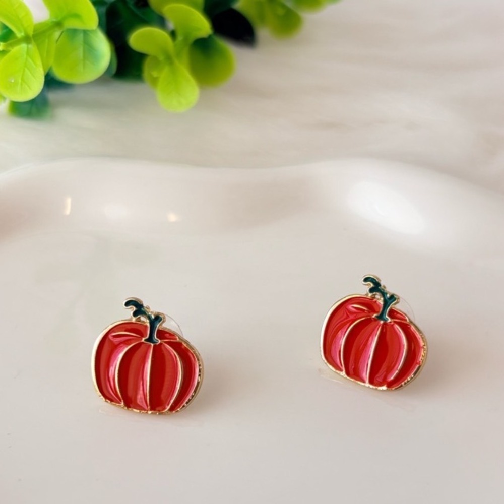 Pumpkin‎ Stud Earrings by